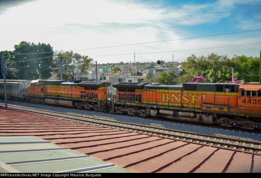 BNSF C44-9W Locomotive as DPU